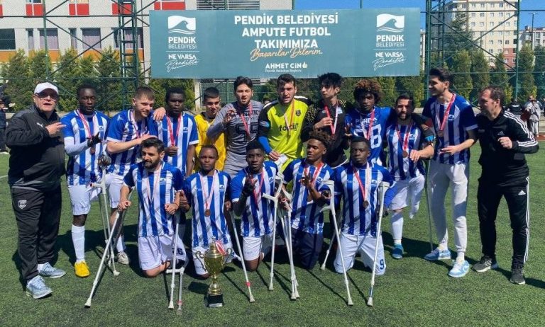 Şahinbey Belediye Gençlik ve Spor Kulübü ikinci, Pendik Belediyesi Ampute Futbol Kulübü üçüncü.