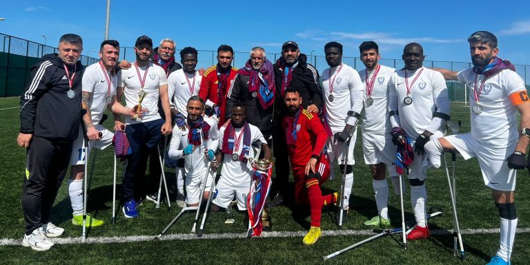 Şahinbey Belediye Gençlik ve Spor Kulübü ikinci, Pendik Belediyesi Ampute Futbol Kulübü üçüncü.