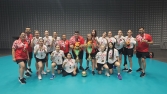 OTURARAK VOLEYBOL KADIN A MİLLÎ TAKIMIMIZDAN BRNO’DA ÇİFTE ŞAMPİYONLUK!