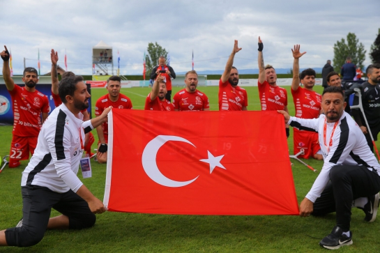 ŞAMPİYON TÜRKİYE