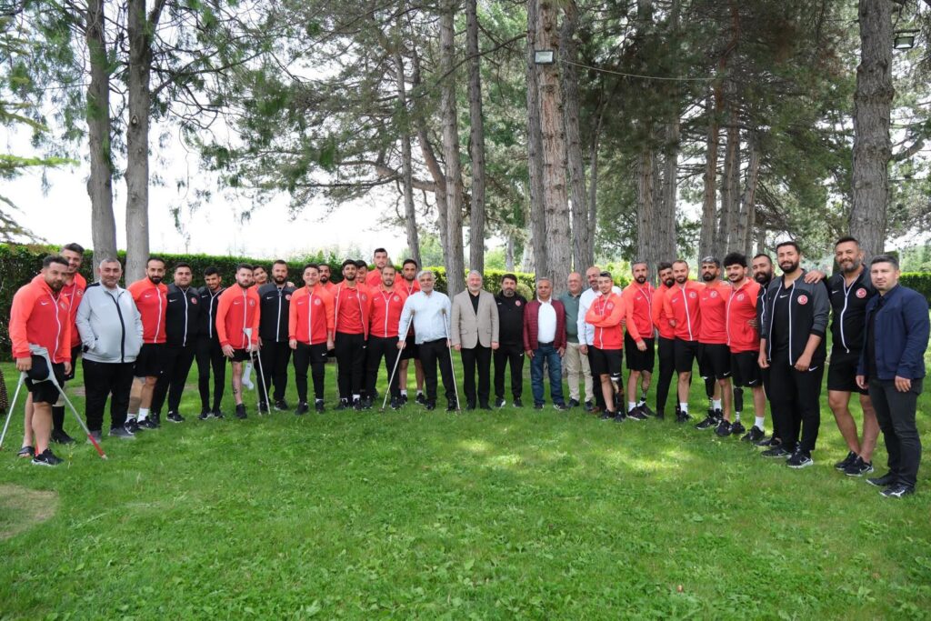 Ampute Futbol Milli Takımı Çorum Belediye Başkanına Teşekkür Ziyaretinde Bulundu