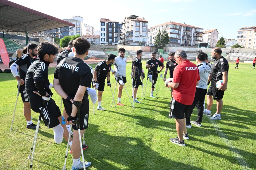 Ampute Futbol Milli Takımı’ndan Kırşehir’de Anlamlı Etkinlik