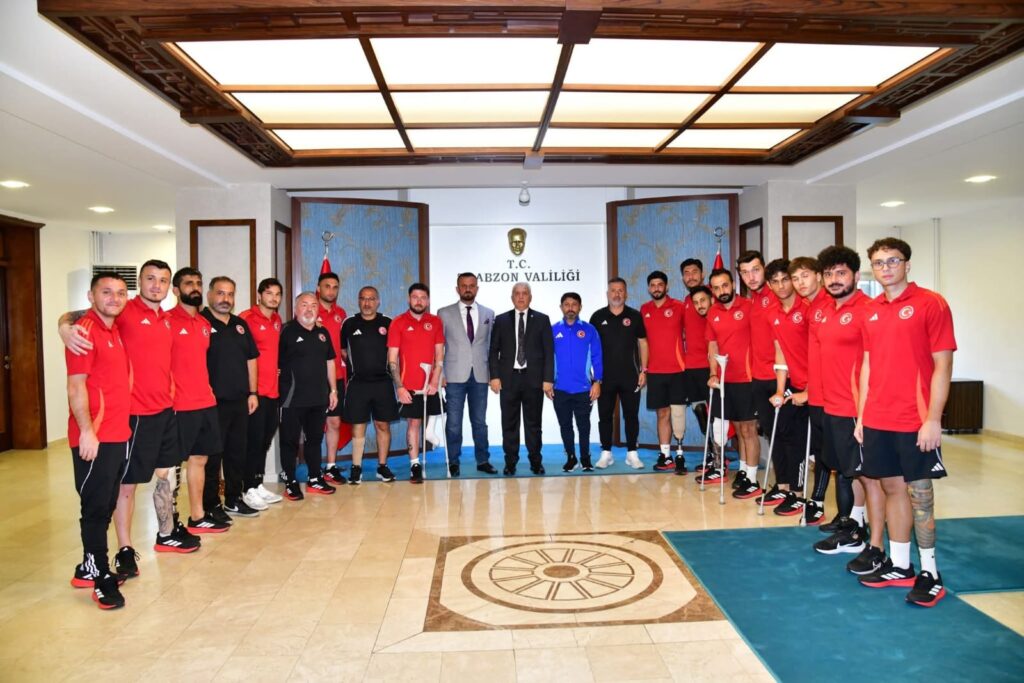 Ampute Futbol Milli Takımı’ndan Trabzon Valisi Aziz Yıldırım’a Ziyaret