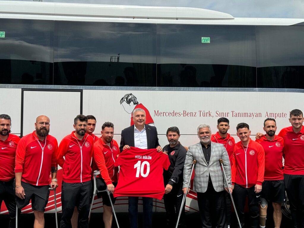 Ulaşım sponsorumuz Mercedes-Benz Türk ziyareti